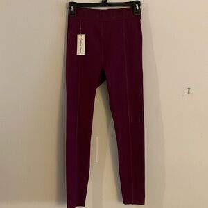 NWT Outdoor Voices Superbloom 7/8 Leggings in Grape Jam Size Small